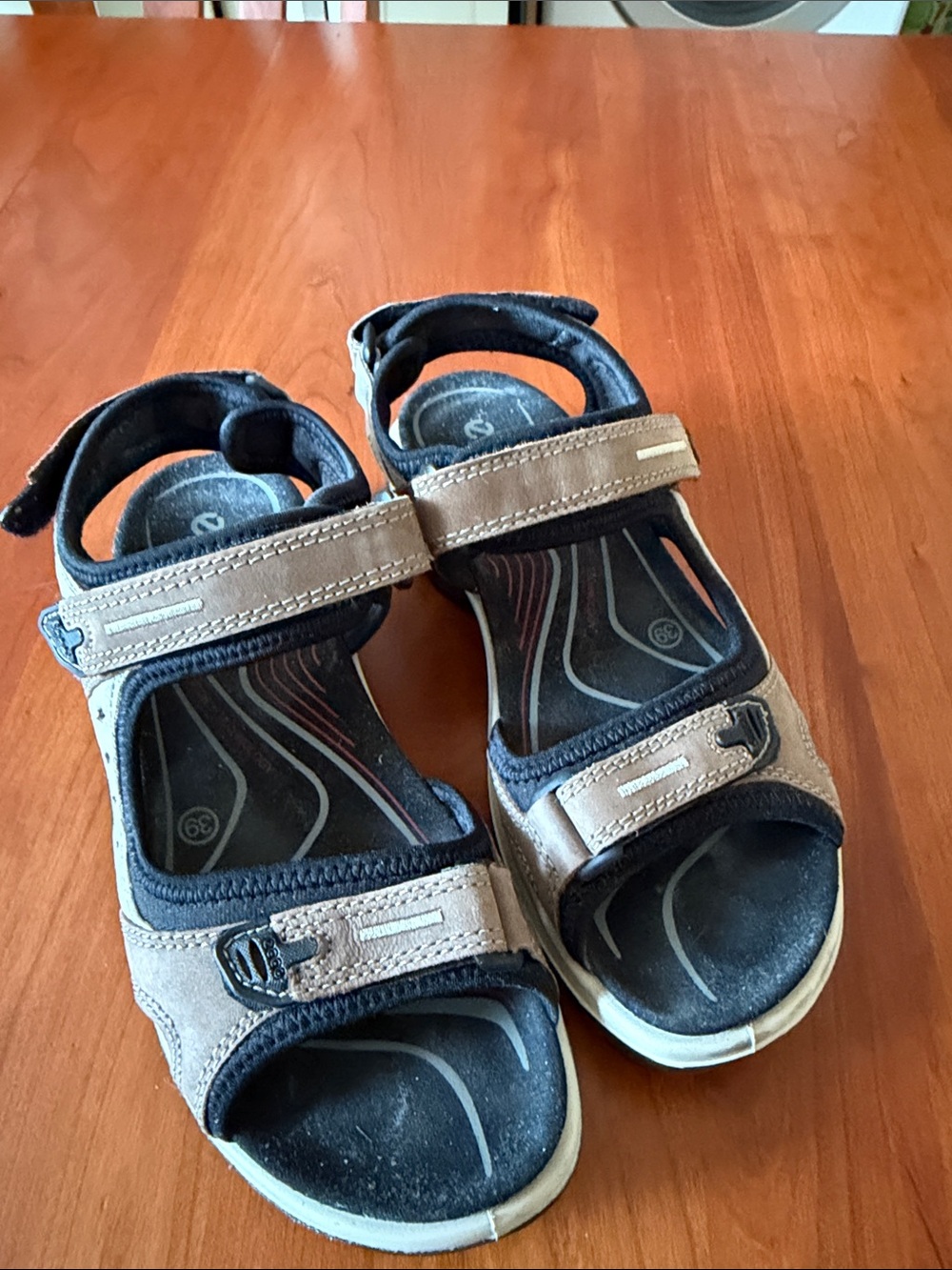 Ecco Tan and Black Adjustable Strappy Sandals